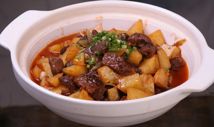 土豆焖鹿肉 (2)