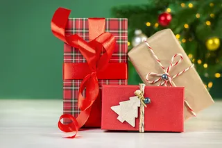 圣诞节礼物盒圣诞球元素装饰场景特写近景(53)