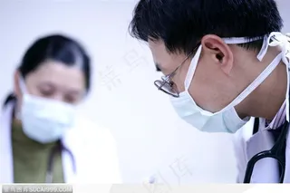 妇产小儿医疗-严谨的医生