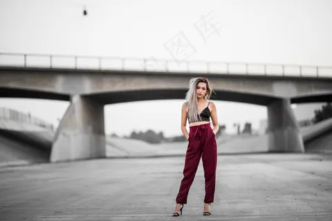 欧美黑色比基尼美女图片 欧美黑色比基尼美女图片