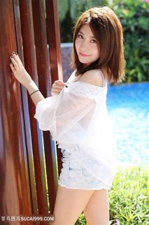 户外清纯短裤美女写真