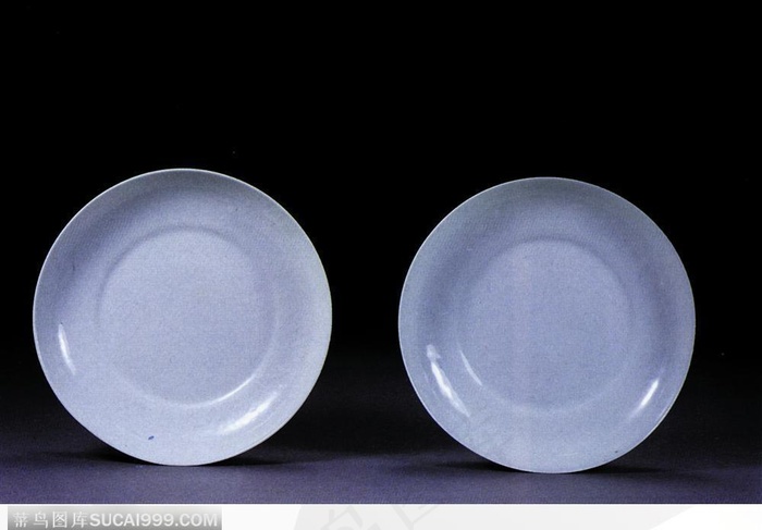 中华传统-一对白色盘子