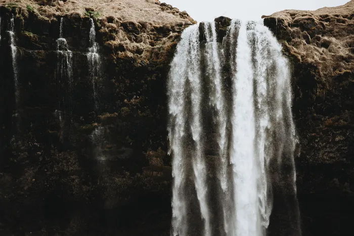 高山流水瀑布高清照片