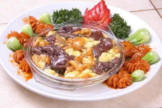 滋补鲜菌映鞭花