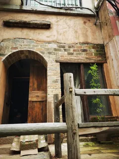 老建筑一角 老建筑一角