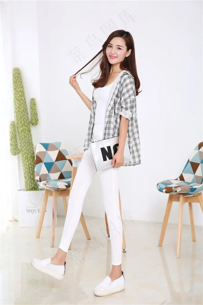 紧身白裤女模特特写样片