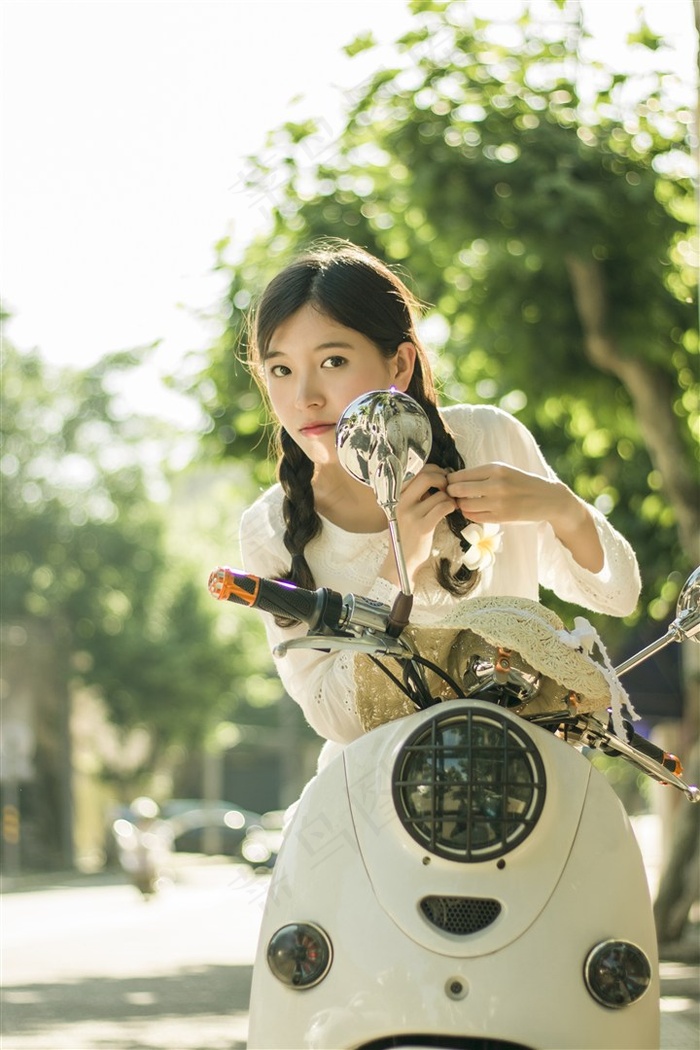 阳光少女户外精美图