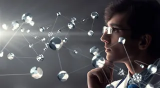 正在沉思的男性工作人员