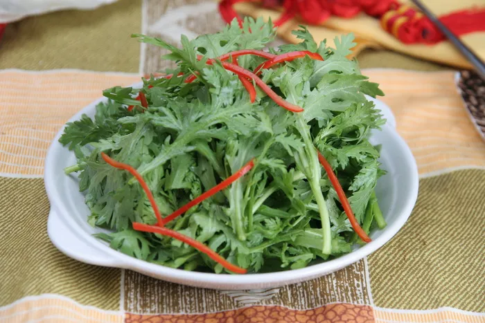 33  生拌茼蒿-人和园