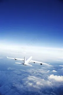 天空中飞行的飞机高清图片 天空中飞行的飞机高清图片