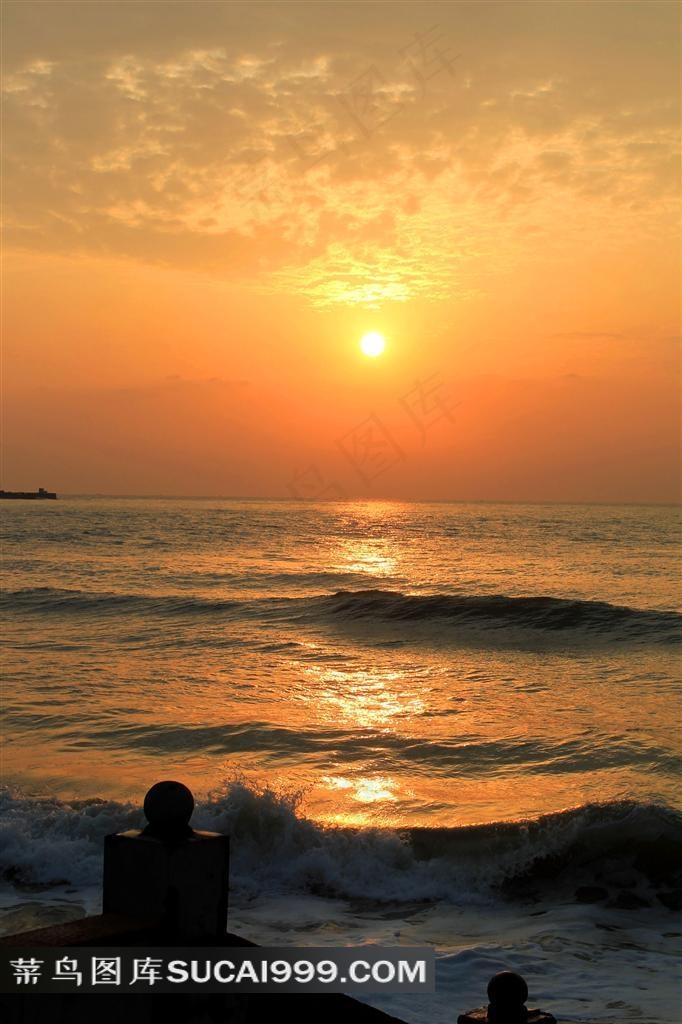 辉煌的海上日出图片素材