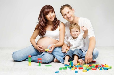 孕妇妈妈与家人