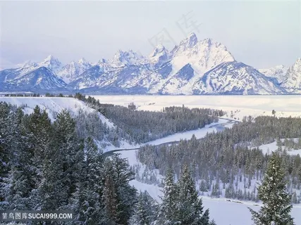 雪山湖畔美景壁纸 雪山湖畔美景壁纸