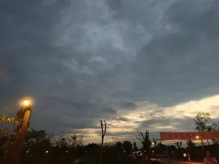 灰白云朵高清图