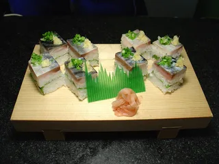 2891押青花鱼寿司35元