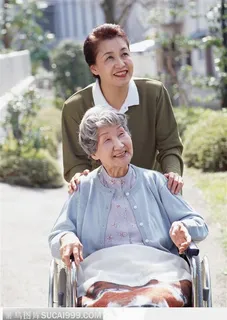 老年人 老年人