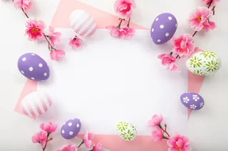 复活节贺卡的背景。春天的装饰元素和花卉。春季会议贺卡背景