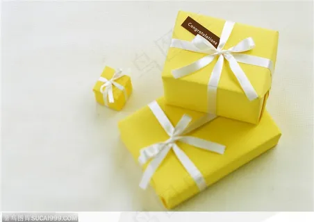 礼物饰品-三个漂亮的黄色礼品盒
