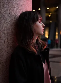 午夜侧颜美女图片