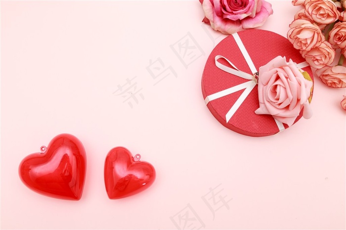 花与礼物盒素材