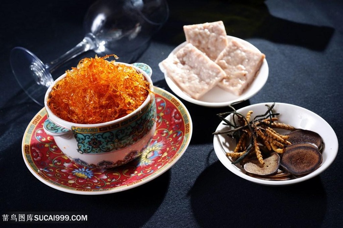 草鹿茸炖血燕