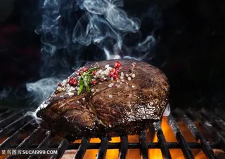 烤焦的牛排高清图片