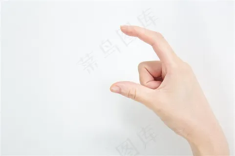 手上假装捏着一个卡片的动作手势图片