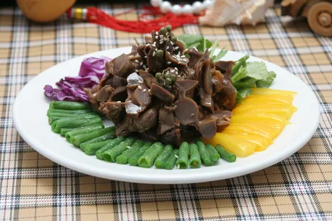 藤椒拌鸡胗 20