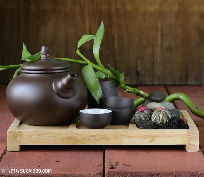 茶台上的紫砂茶壶高清图片