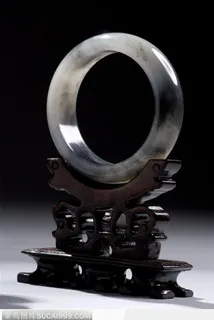 中华传统-灰黑色玉镯