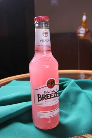 百加得冰瑞(水蜜桃味)-名典咖啡