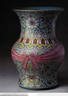 传统瓷器-彩色花纹的瓷器