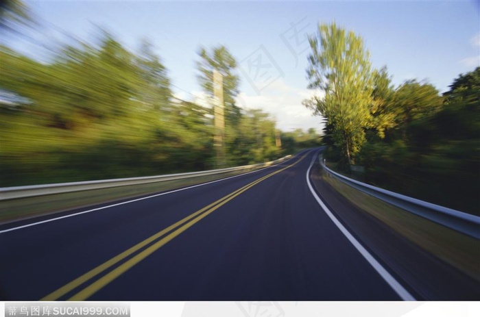 城市道路_动感的宽阔道路