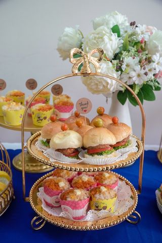 黄色美味汉堡摄影素材