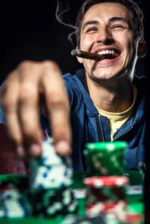 开心抽烟的男人 开心抽烟的男人