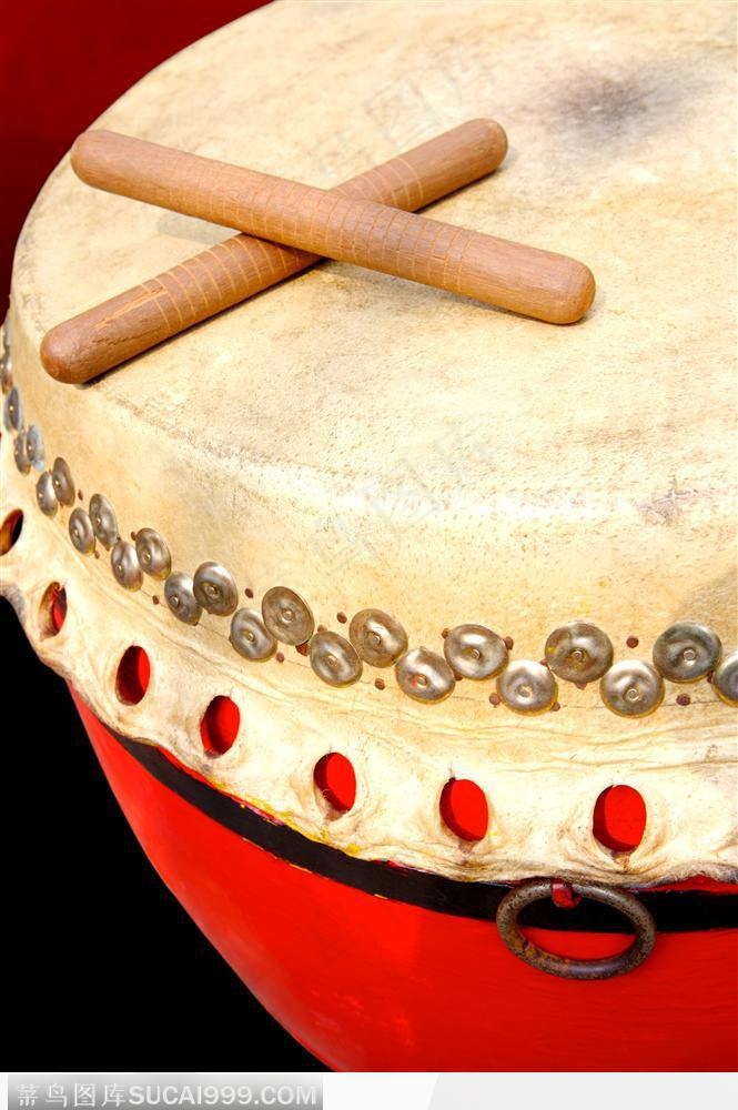 皮鼓上的木棒