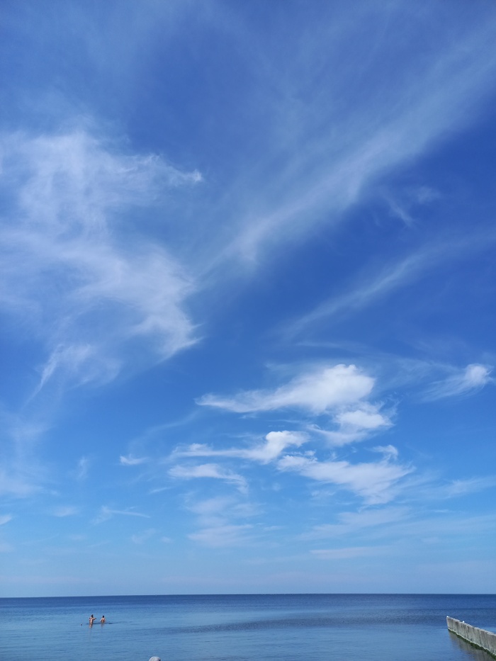 蓝色纯净天空