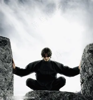 美容保健-石块上静坐的大师