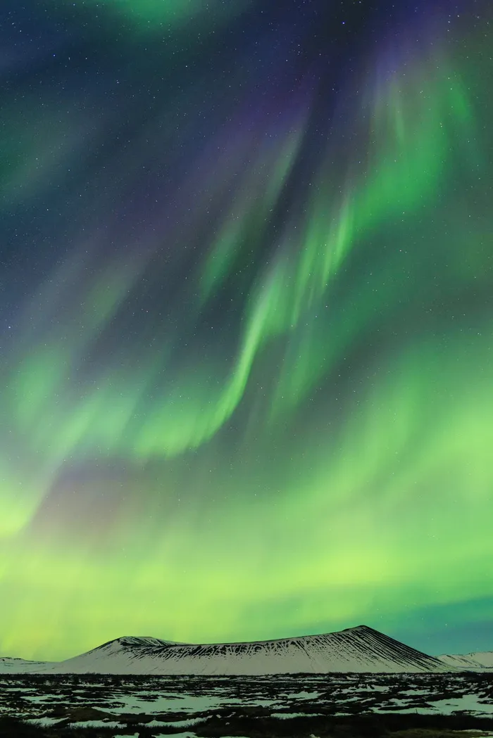 绿色极光壁纸图片