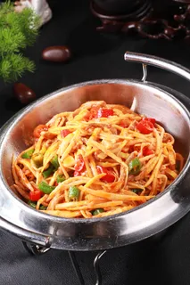 干锅手撕笋32元一份 (1)