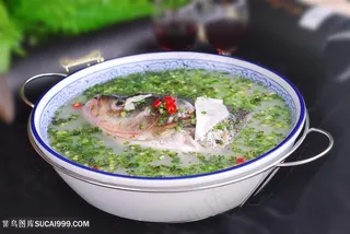 浓汤鱼头中华美食摄影图