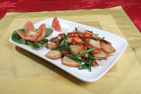 13韭菜花炒鳕鱼块-石库门