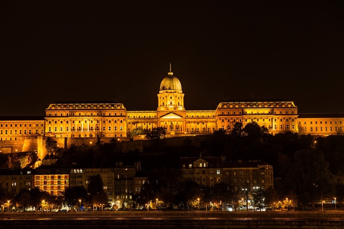 布达佩斯夜景图片