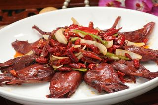 香辣鸭头  32元 (3)