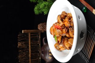 鲍鱼焖土鸡 176元 (12)