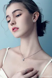 欧美气质面部医美水光形象模特