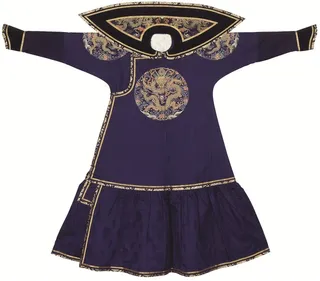 服装样式绣花刺绣摄影图片