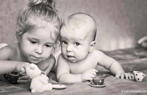 可爱的小姐弟俩 可爱的小姐弟俩