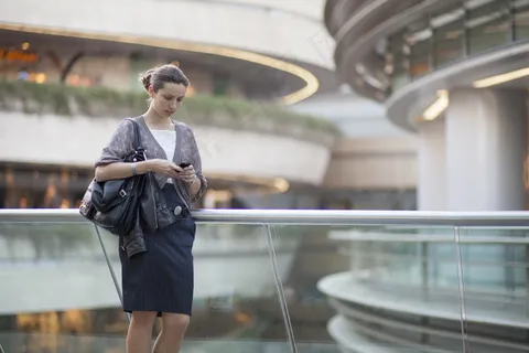 裙装美女街拍图片 裙装美女街拍图片