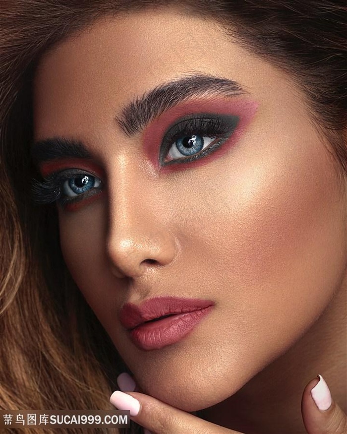 古铜色华丽光泽妆容美容图片